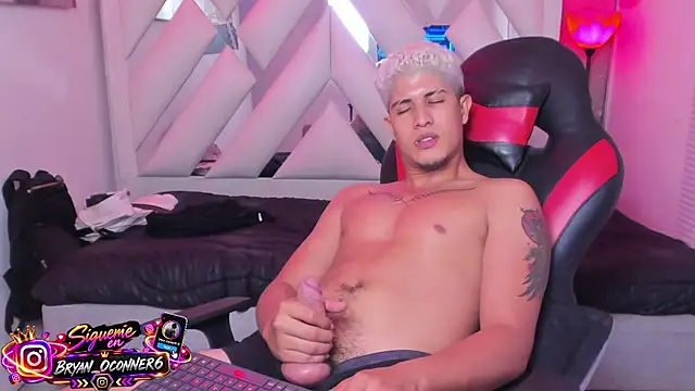 dominic_connor live cam on StripChat