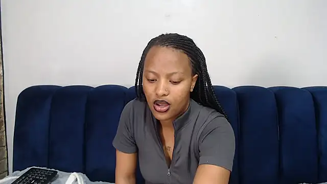 Youngling05 live webcam