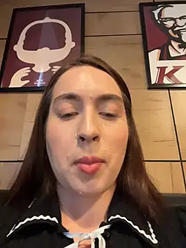 Holly_Play