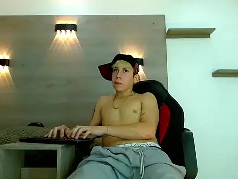gaeliitto (M twink) - ALL NAKED:devil: