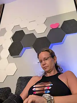 annikarose (F milf) - Naked Orgasmus + LT free Clip