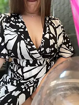 crazytori (F young) - Take off panties in cafe LT 🎁