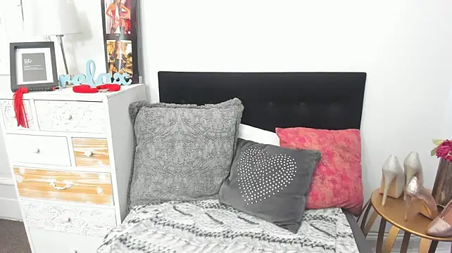 sweetMariina live now