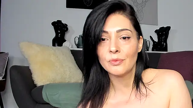 AryaSummersReal