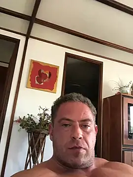 Pierre98767 live cam on StripChat
