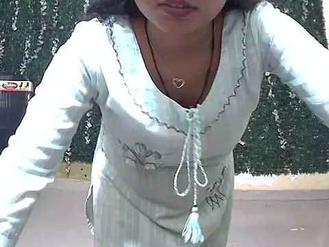 Ruhi_Hotty