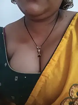 Nyra-23 live cam on StripChat