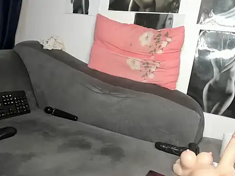 tinydolll (F young) - finger pussy