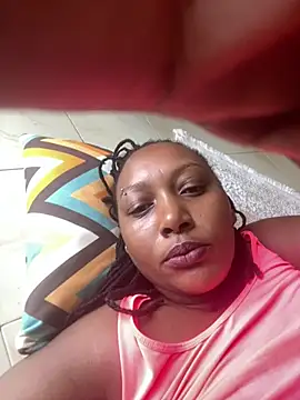 FREAKYBBW_001 live cam on StripChat