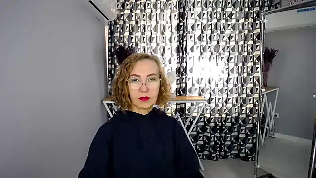 queen_a_n_i live cam on StripChat