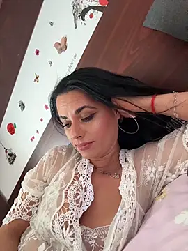Hotmomcheckk_
