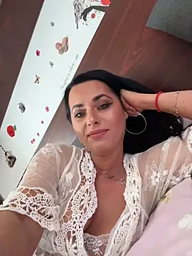 Hotmomcheckk_