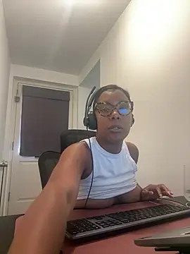 Melia_Rayne