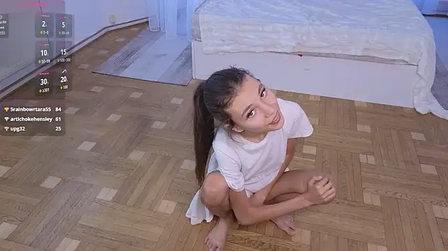 Little__Lunaa live cam on StripChat