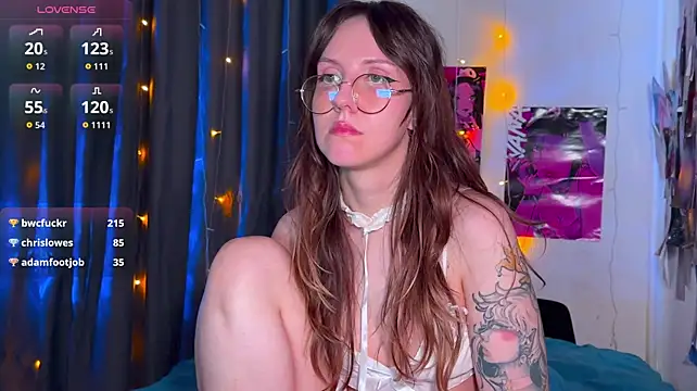 ViolettMo0n live cam on StripChat