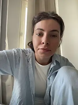 CurlyLara live sex cam