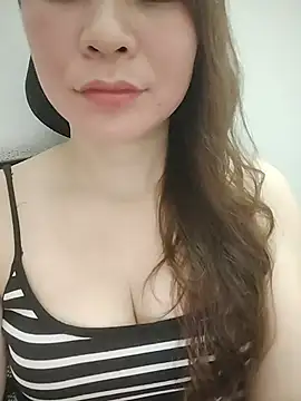 Snail_niE live cam on StripChat