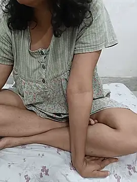 mumbairubyrose live cam on StripChat