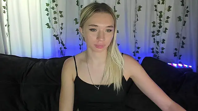 Emily_Hartt live sex cam