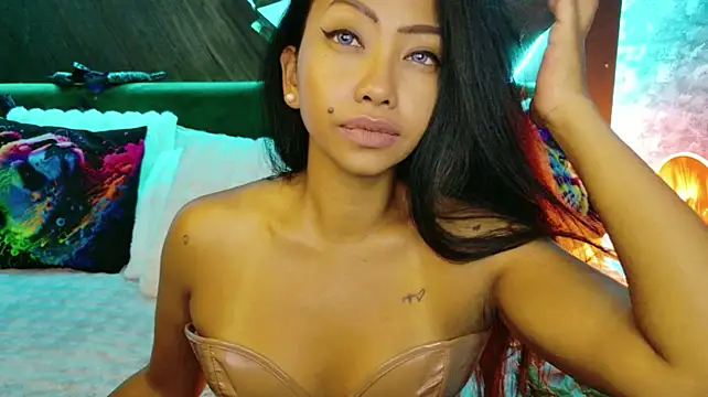 ElyaQuinn live cam on StripChat
