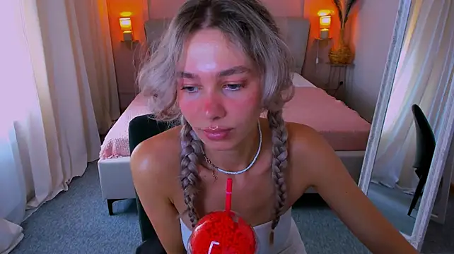 LuluAlis live cam on StripChat