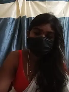 Keerthi_143 live cam on StripChat