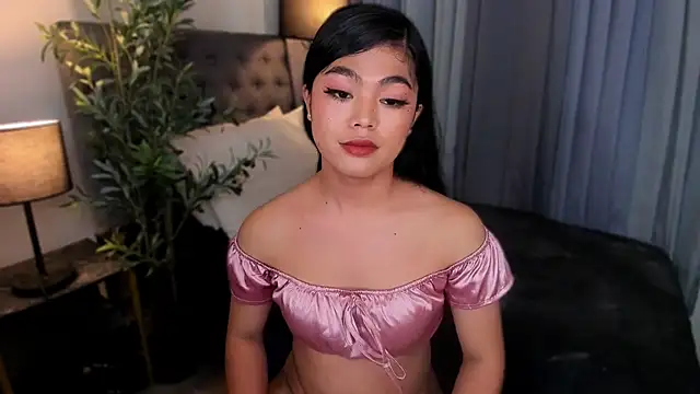 AsianHugecockAnna live cam on StripChat