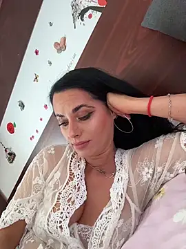 Hotmomcheckk_