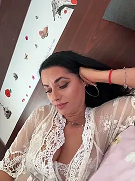 Hotmomcheckk_