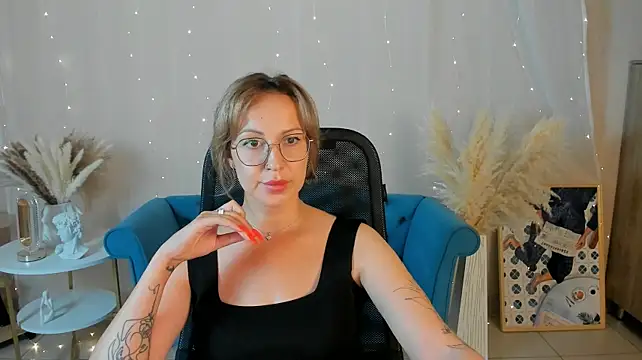 Charlotte_Hudson webcam