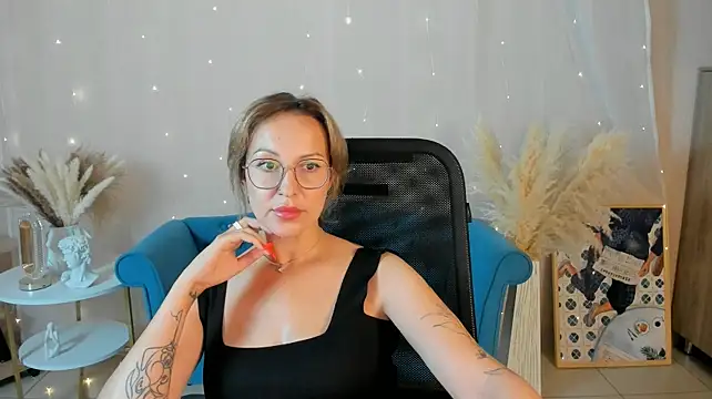 Charlotte_Hudson webcam