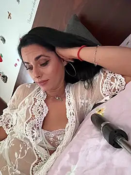 Hotmomcheckk_ live cam on StripChat