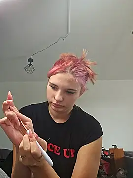 MaddieBaddieee 😰 adult cam chat