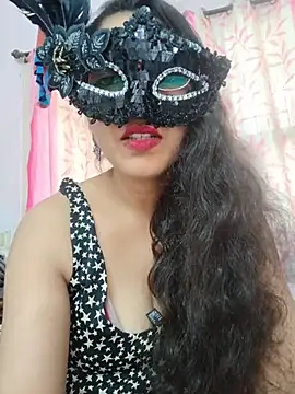 thanusi_2 live cam on StripChat