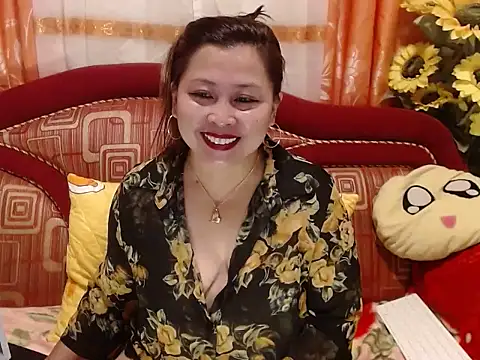 UrSweetClassyPinay live cam on StripChat