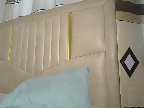 CrystalSanta live cam on StripChat
