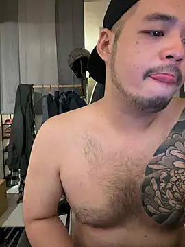 James1992_Ovo live cam on StripChat