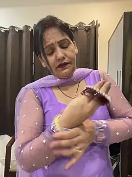 anshika_arya (F milf) - Hyyy Guys