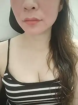 Snail_niE live cam on StripChat