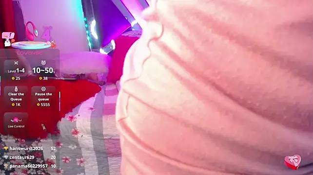 VivienneNoir live cam on StripChat