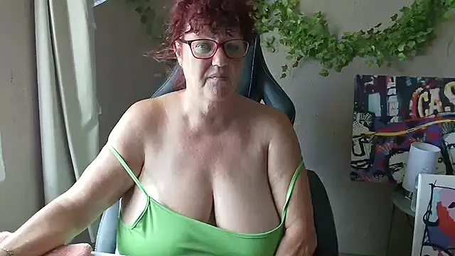 GrandJo69 live cam on StripChat