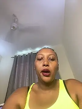 FREAKYBBW_001 live cam on StripChat