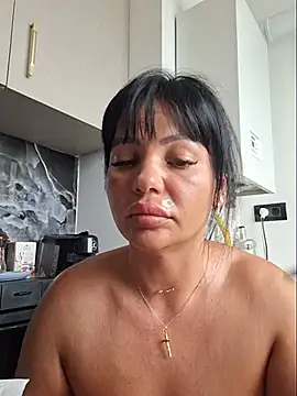 Ella_sweety00 live cam on StripChat