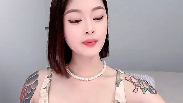 Ivy_360 live cam on StripChat