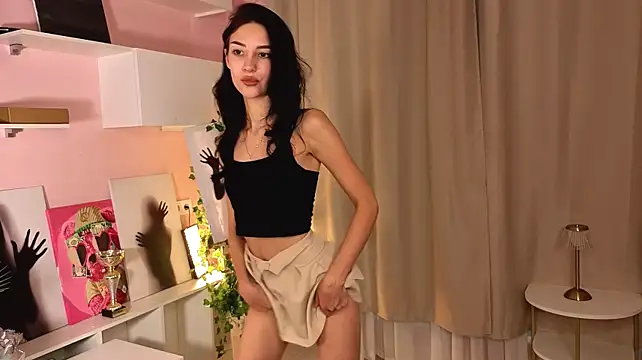 VinaMccroy live cam on StripChat