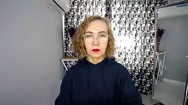 queen_a_n_i live cam on StripChat