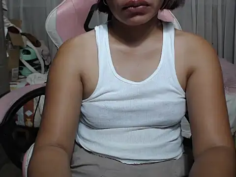 Ara2026 live cam on StripChat