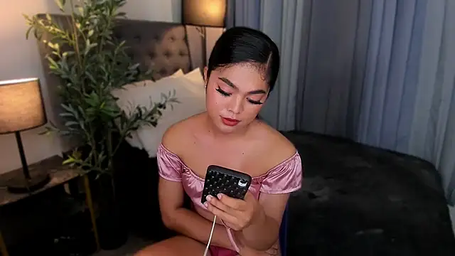 AsianHugecockAnna