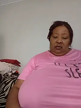 nancy111 (F milf) - Make me squit and cum on my toy