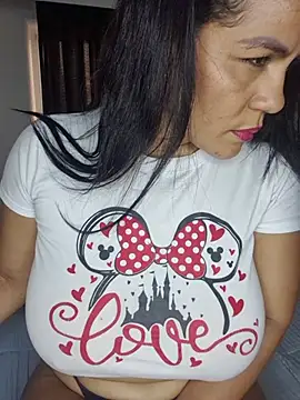 karla-bruni (F milf) - Fuck me until I'm soaking wet.